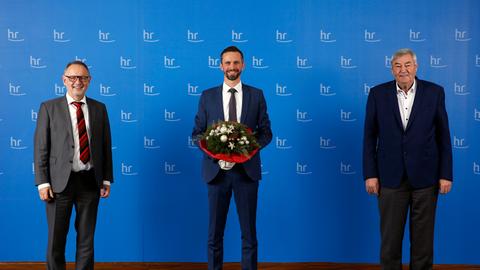 hr-Intendantenwahl (v.l.n.r.): Der amtierende hr-Intendant Manfred Krupp, der gewählte Nachfolger Florian Hager und hr-Rundfunkratsvorsitzender Rolf Müller.