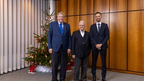 Dr. Rolf Müller, Vorsitzender des hr-Rundfunkrats, Armin Clauss, Vorsitzender des hr-Verwaltungsrats, und Florian Hager, hr-Intendant (v.l.)